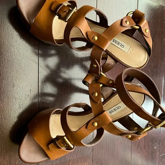 Guess platform leather sandals - Picture 1 of 9